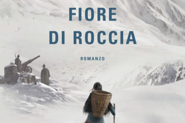 Copertina del libro Fiore di roccia di Ilaria Tuti